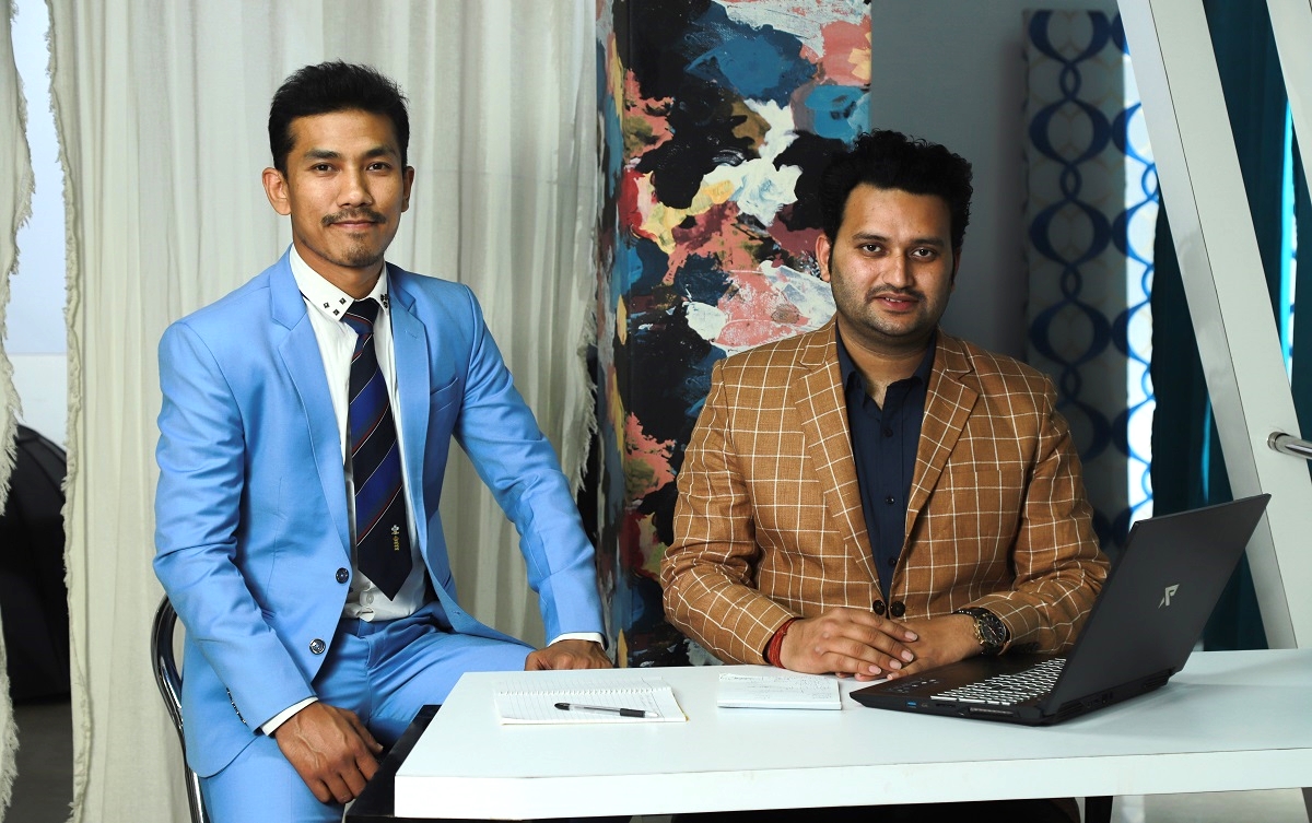 राकेश श्रेष्ठ (बायाँ) र मिलन खतिवडा।